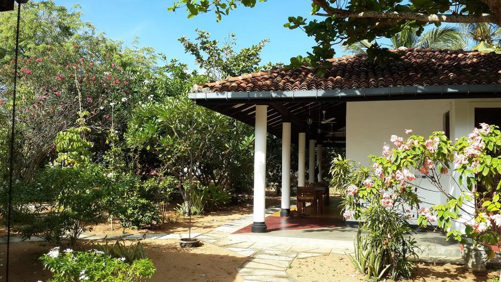 The Danish Villa Resort Arugam Bay Exteriör bild