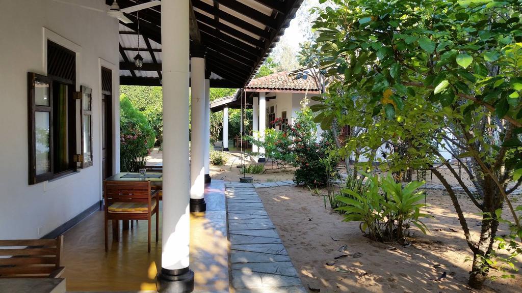 The Danish Villa Resort Arugam Bay Exteriör bild