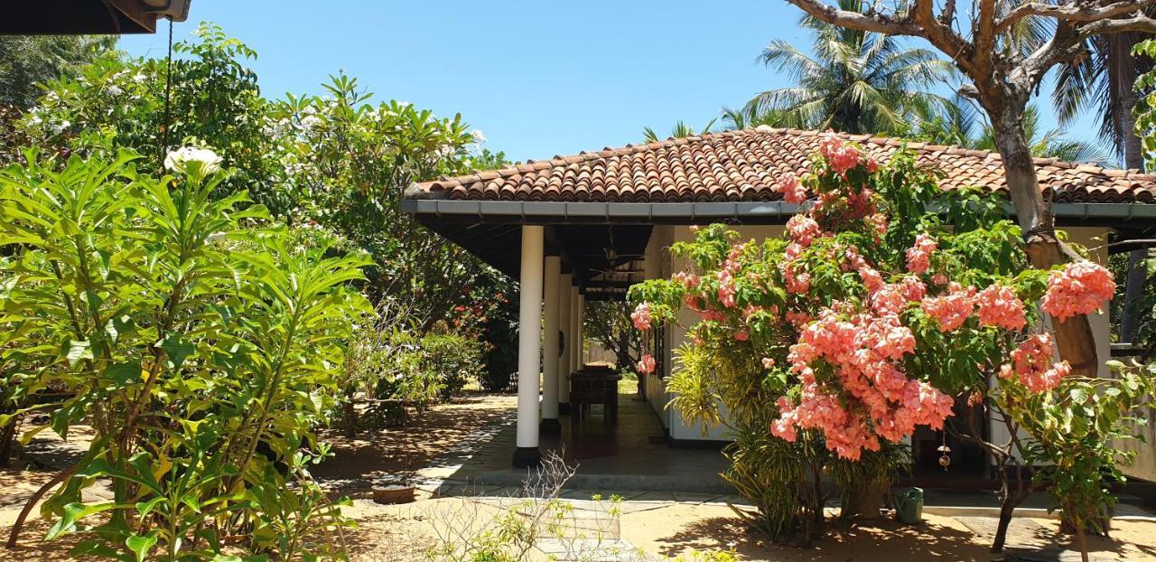 The Danish Villa Resort Arugam Bay Exteriör bild