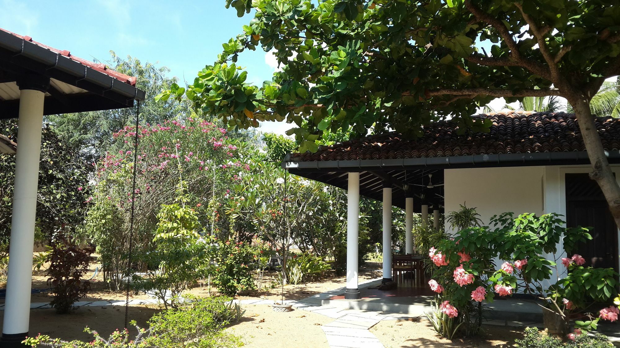 The Danish Villa Resort Arugam Bay Exteriör bild