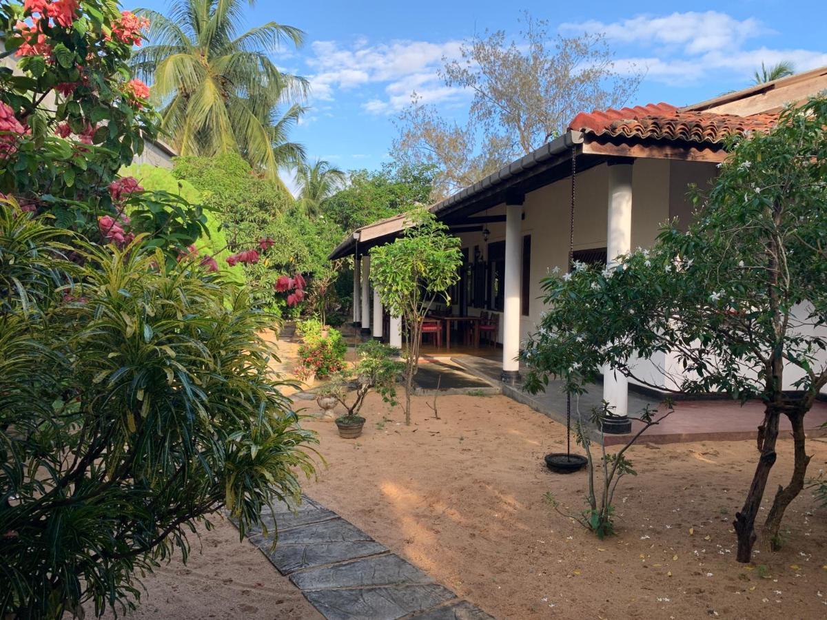 The Danish Villa Resort Arugam Bay Exteriör bild